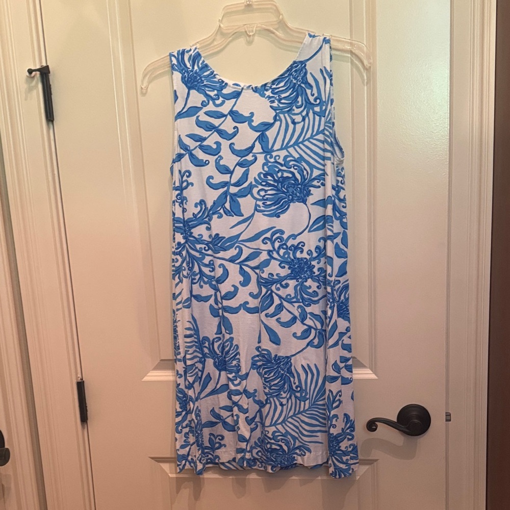 Blue and White Floral Lilly